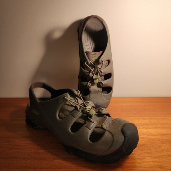 CROCS Classic Hiker Suede Green Clog/Sandal Men (10)/Women (12) main image 6